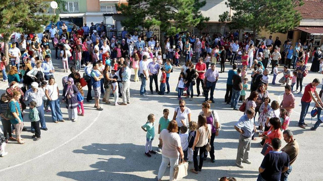 MEB'den 81 ile yazı: Artık okullara gelen veli ve ziyaretçilerin kayıtları tutulacak