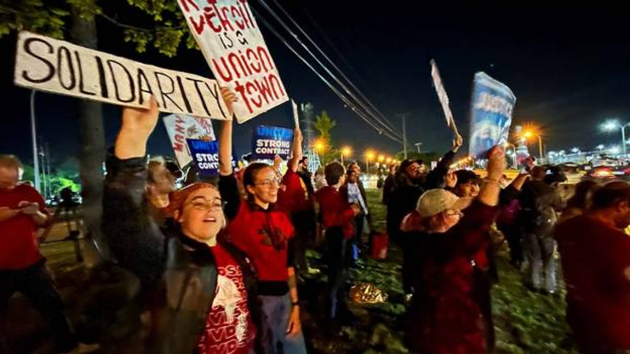 ABD'de on yıllar sonra ilk: 'Detroit Üçlüsü'ndeki işçiler eş zamanlı greve çıktı