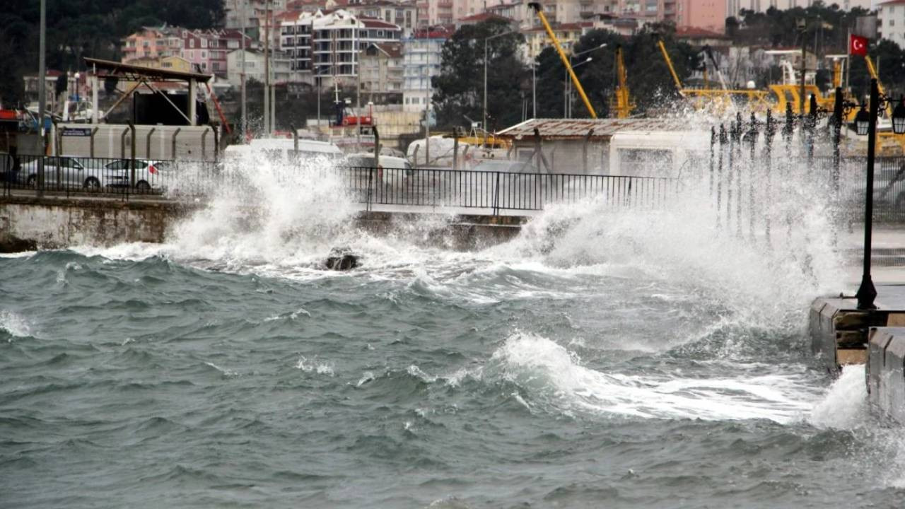 Son hava durumu raporu: Hava güneşli, iki bölgede fırtına var