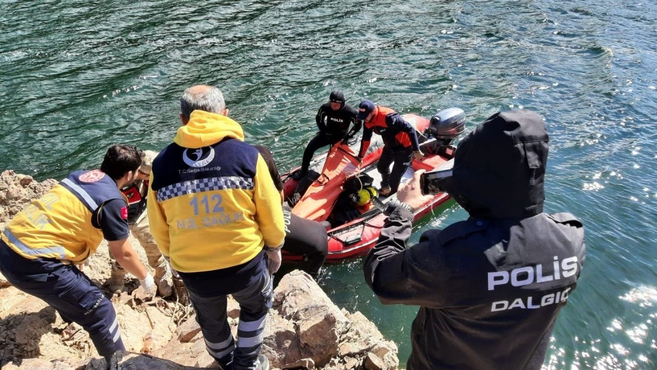 Gümüşhane'de baraja düşen kamyonetin sürücüsü öldü