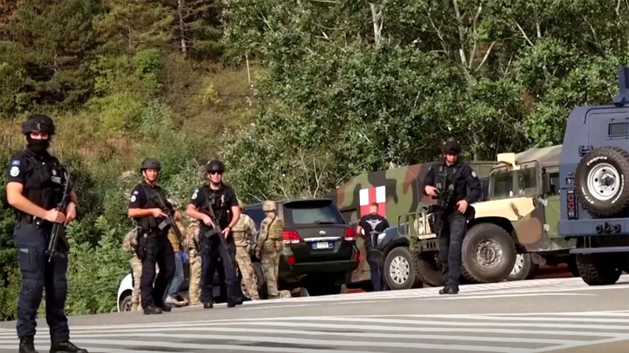 Kosova’nın kuzeyinde köy baskını: Bir polis öldü, biri de yaralı