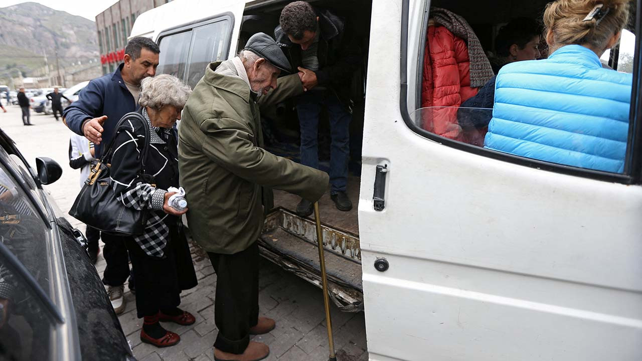 On yıllardır bitmeyen göçün hikayesi: Samvel'in Bakü'den Erivan'a uzanan 'menzili' belirsiz yolculuğu