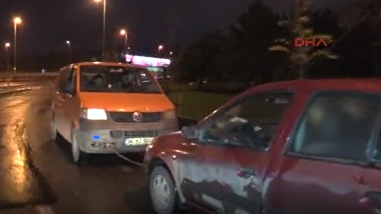 Haliç Köprüsü'nde geri geri araç çekti