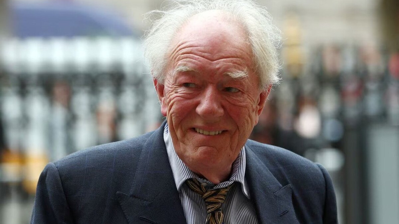 Harry Potter serisinin 'Büyücü Dumbledore'u Michael Gambon öldü