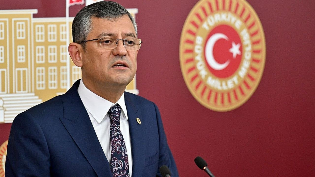 Özgür Özel: Emekliler sadaka değil, insanca yaşayabileceği hakkaniyetli bir ücret istiyor