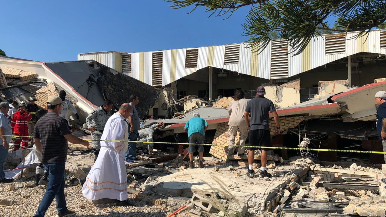 Meksika'da ayin sırasında kilisenin çatısı çöktü: En az 10 ölü, onlarca yaralı