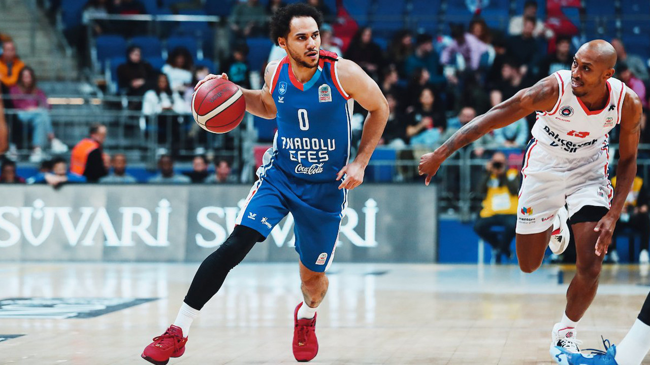 Tahkim Kurulu, cezayı onadı: Shane Larkin Anadolu Efes'in yerli oyuncu statüsünde forma giyemeyecek