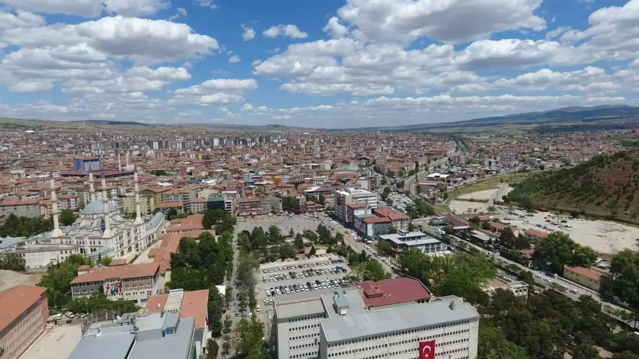 Kırıkkale'de gaz kokusu tedirginlik yarattı: Valilik arıtma tesisinden kaynaklandığını açıkladı