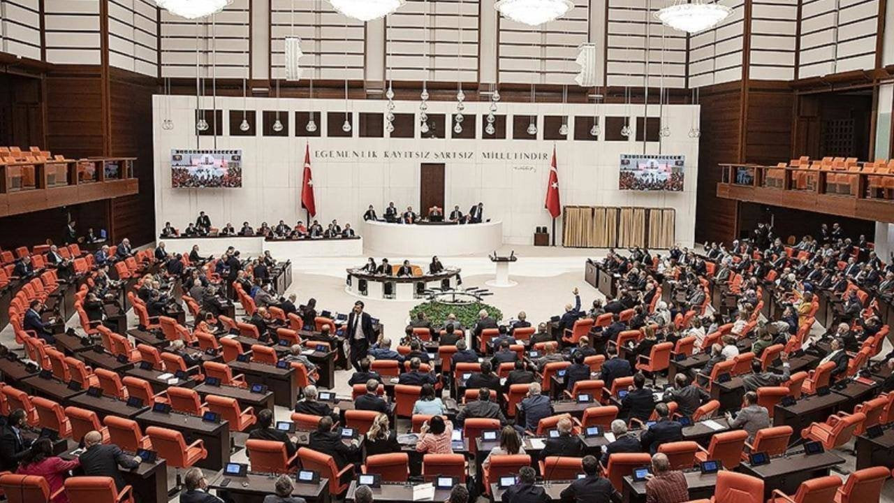 Emekli maaşlarının yeniden düzenlenmesi önerisine AKP ve MHP'den ret