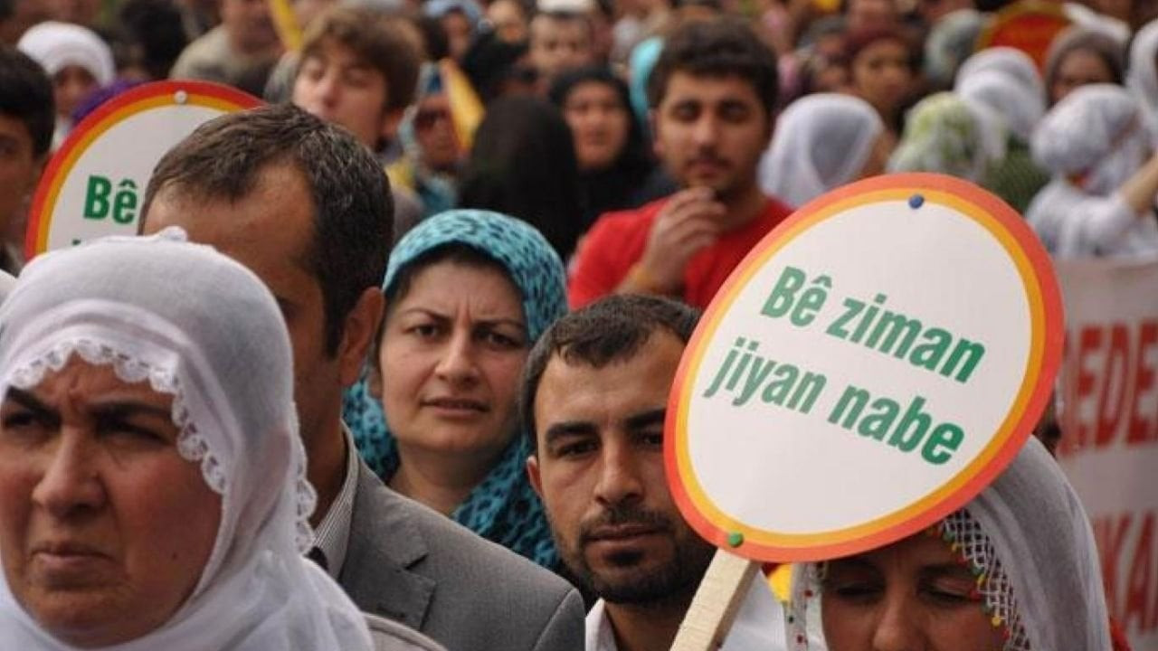 Mardin Barosu'nun bastırmak istediği 4 dilli ajandaya firma engeli: Kürtçe ve Arapça gerekçe gösterildi
