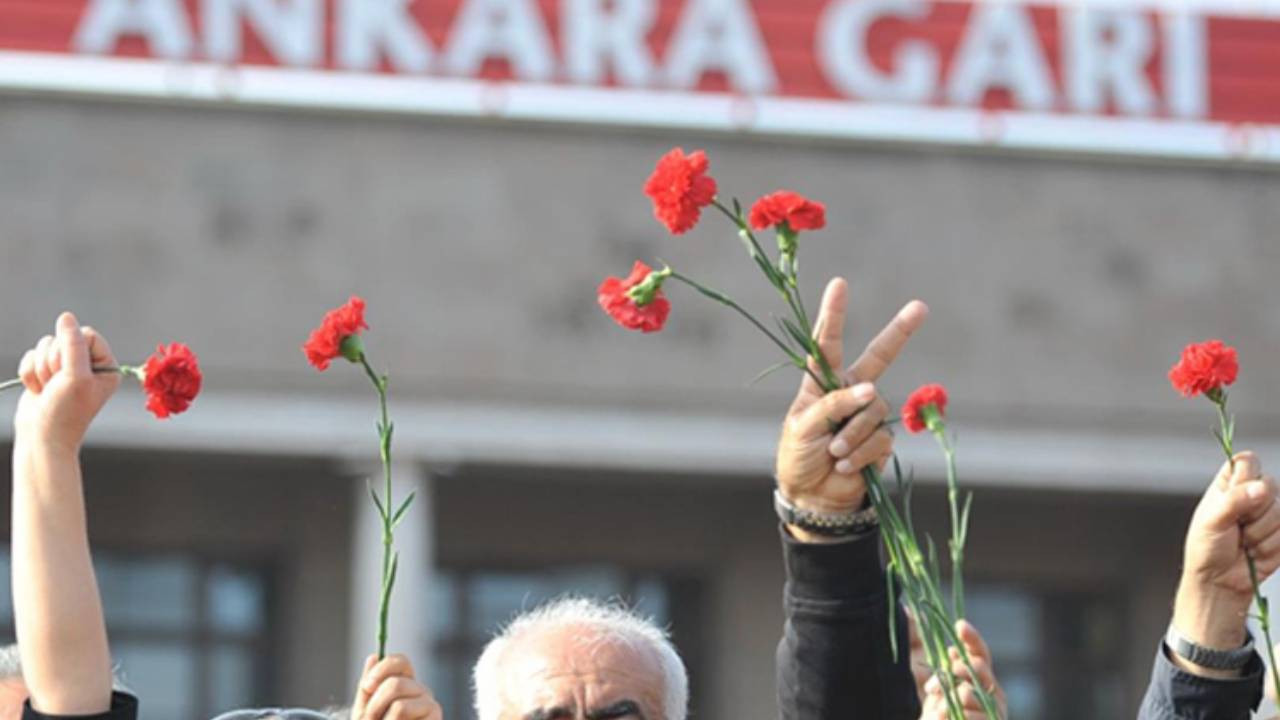 10 Ekim katliamı iddianamesinde bazı belgelerin istihbarat polisleri tarafından 'bilirkişi' sıfatıyla incelendiği ortaya çıktı