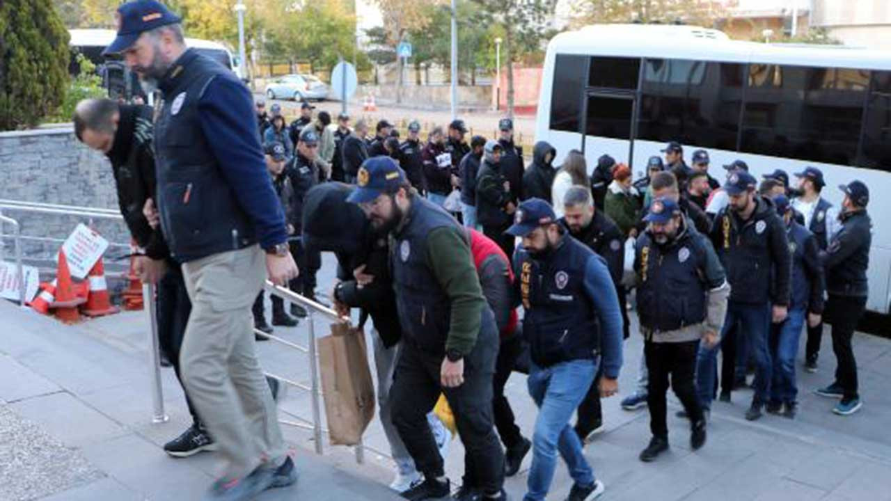 Erzurum merkezli 8 ilde siber dolandırıcılara operasyon: 43 gözaltı