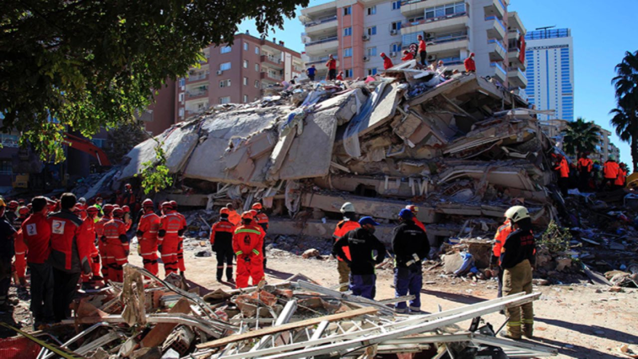 İzmir'de 36 kişinin öldüğü Rıza Bey Apartmanı davasında tutuklu sanık kalmadı