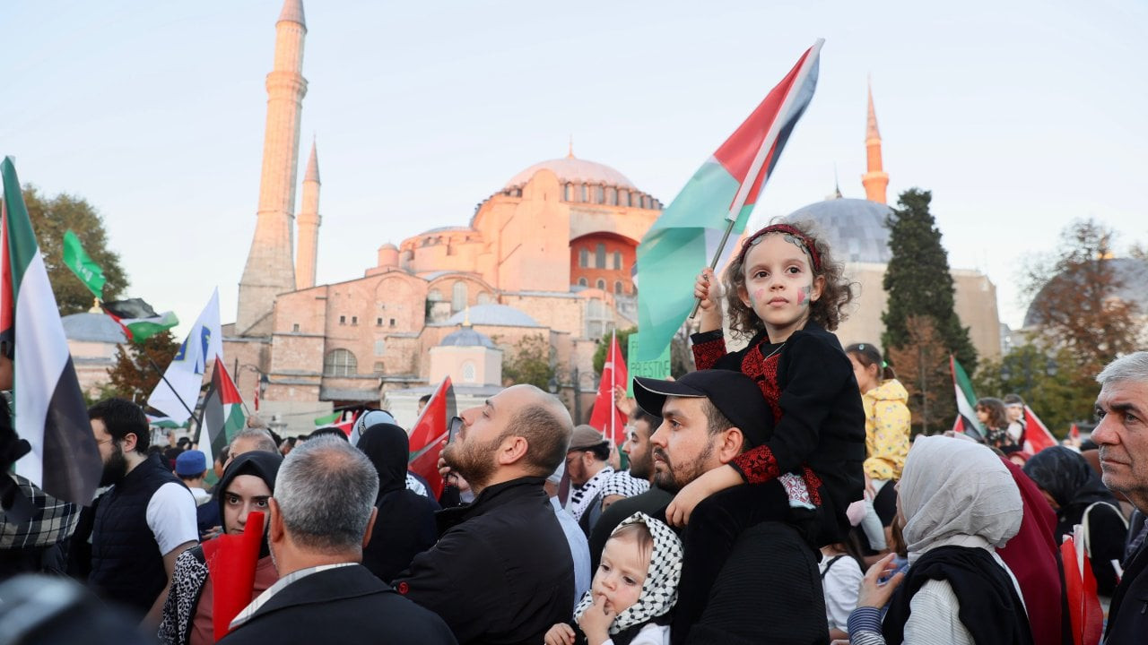 İstanbul'da Filistin'e destek yürüyüşü düzenlendi