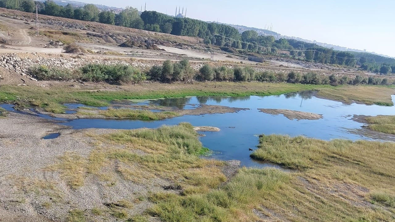 Edirne'de nehirler de kuruyor