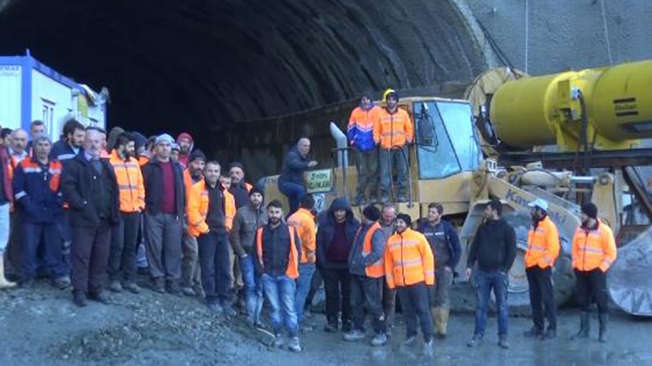 Rize'de Salarha Tüneli inşaatı işçileri iş bıraktı