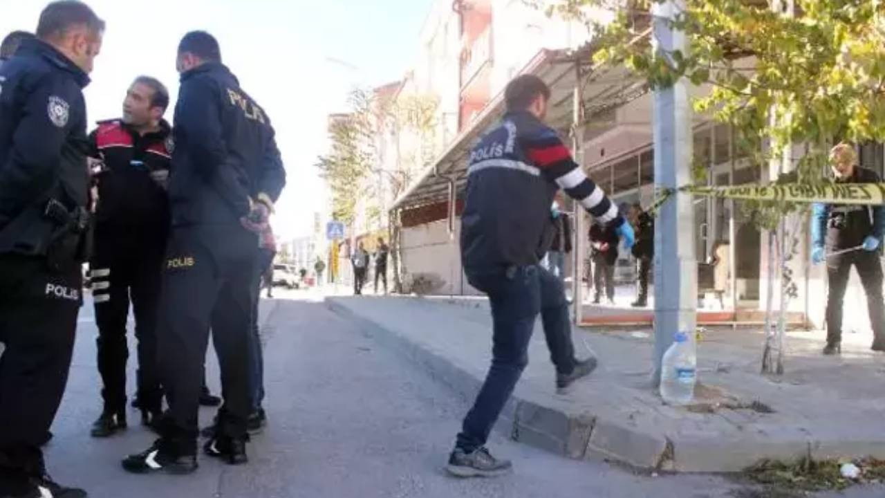 Aynı galeriye 10 günde üçüncü silahlı saldırı: İş yeri sahibi yaralandı