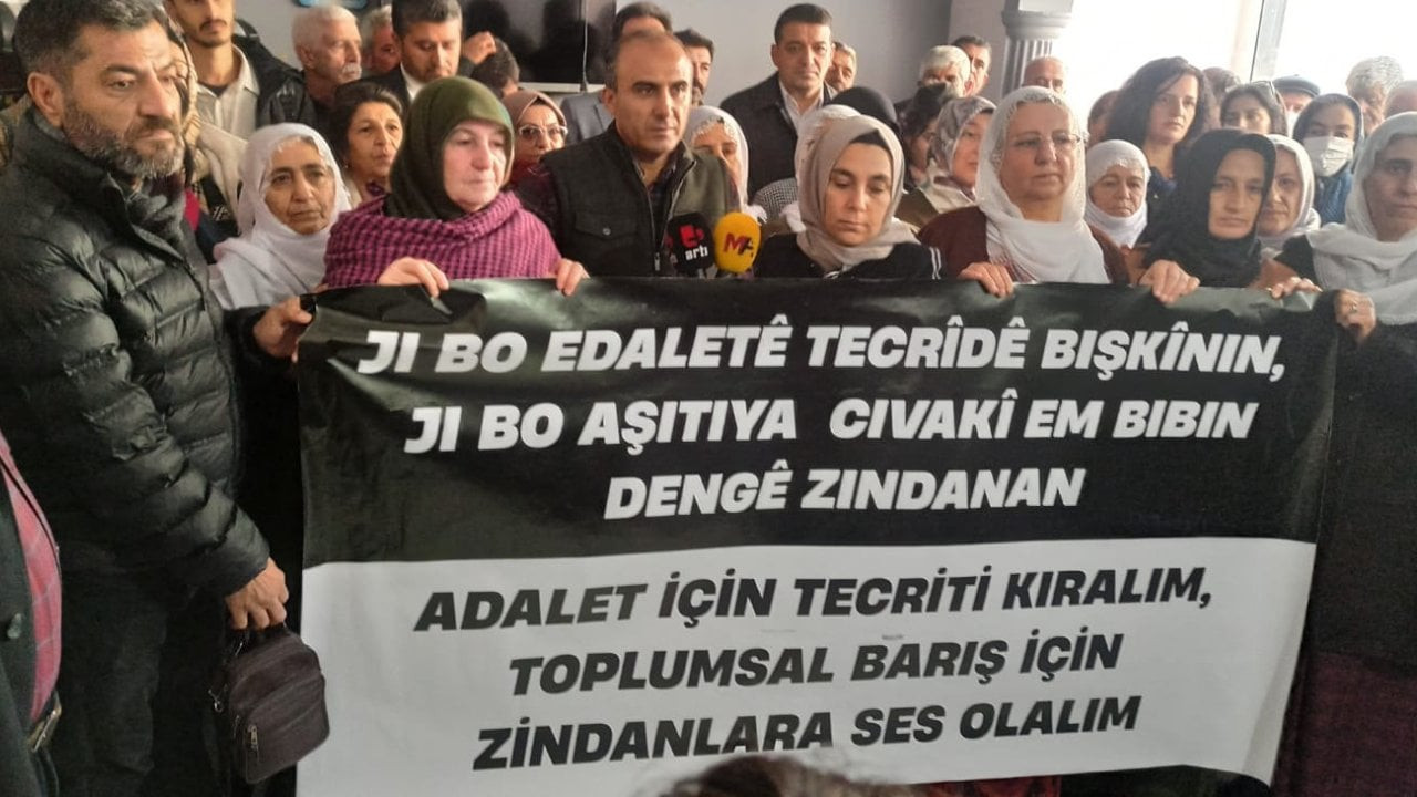 Tutuklu aileleri tecride karşı 'Adalet Nöbeti' başlattı