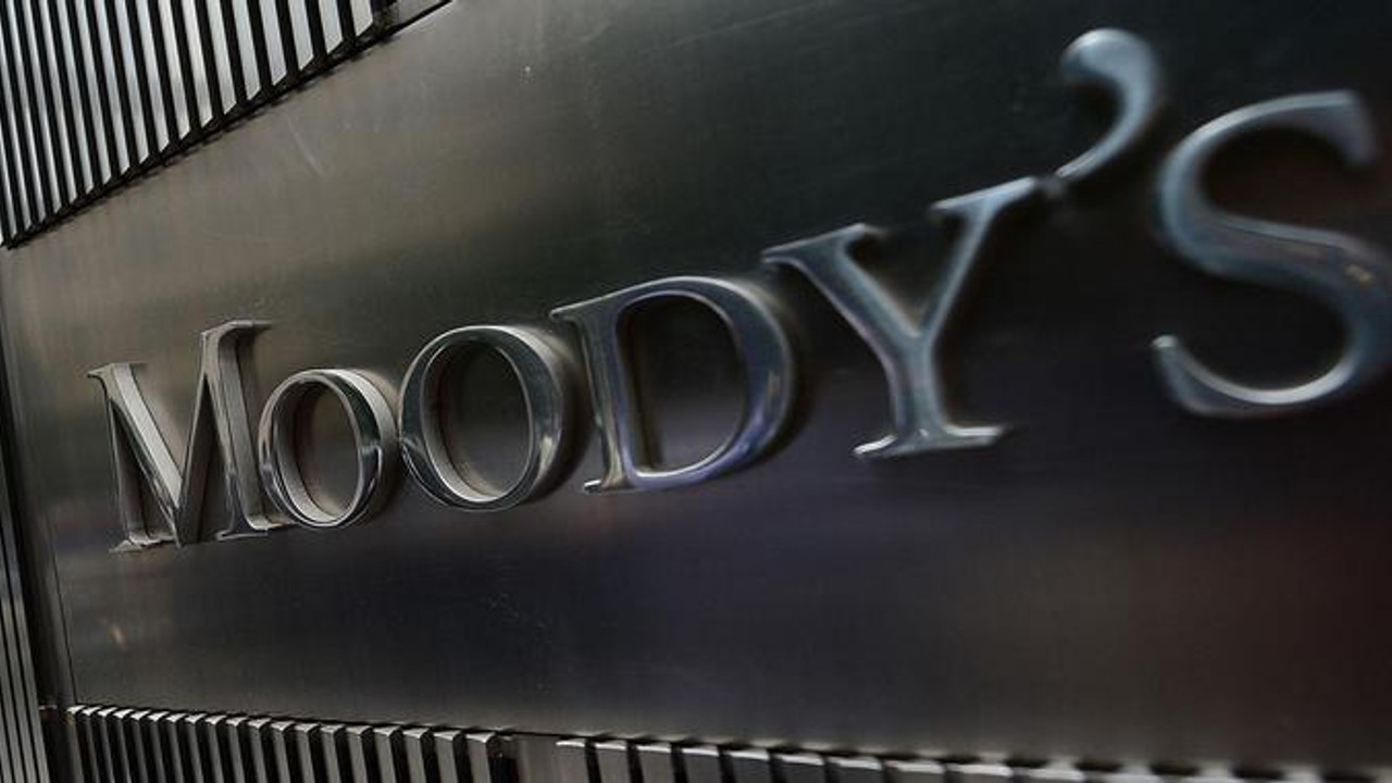 Moody's Türkiye'nin notunu negatife indirdi