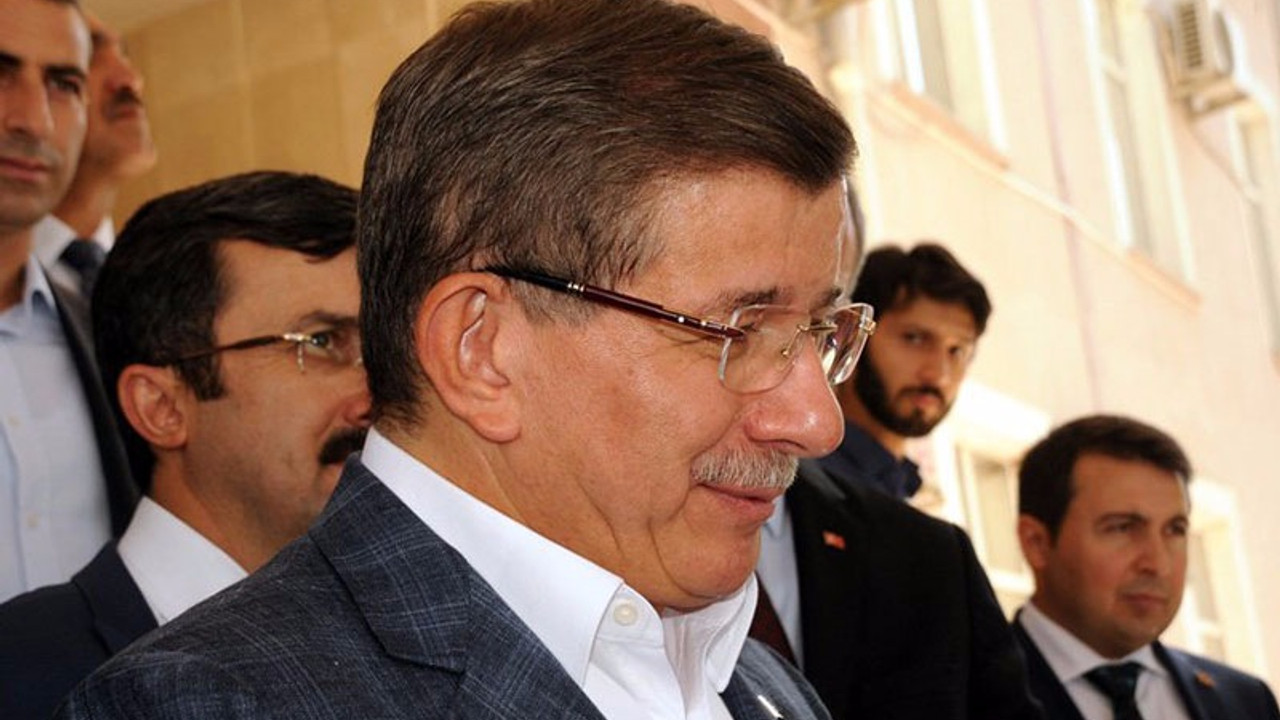 Davutoğlu iki taraflı vurdu