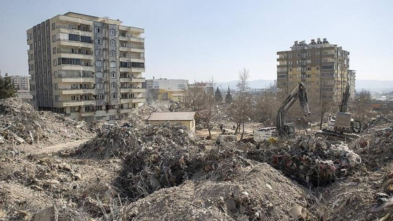 109 kişiye mezar olmuştu: Ebrar Sitesi'nin kolon ve kirişlerinin yetersiz olduğu ortaya çıktı