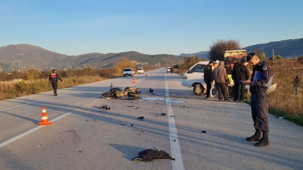 Bursa'da kamyonetle çarpışan motosikletin sürücüsü öldü