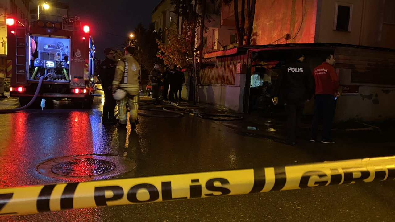 Pendik'te, yakın noktalarda bulunan doğal gaz kutusu ile otomobilde eş zamanlı yangın