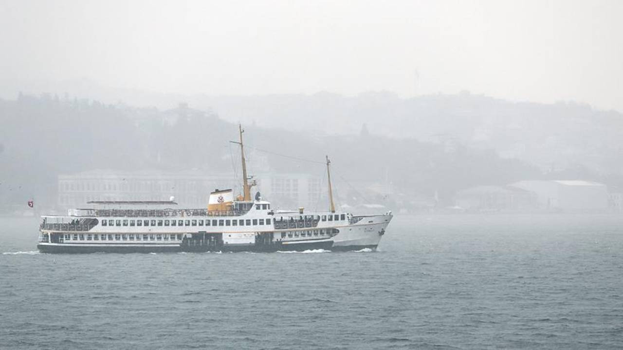 Marmara’da deniz ulaşımına fırtına engeli: İstanbul ve Bursa’da vapur ve deniz otobüsü seferleri iptal