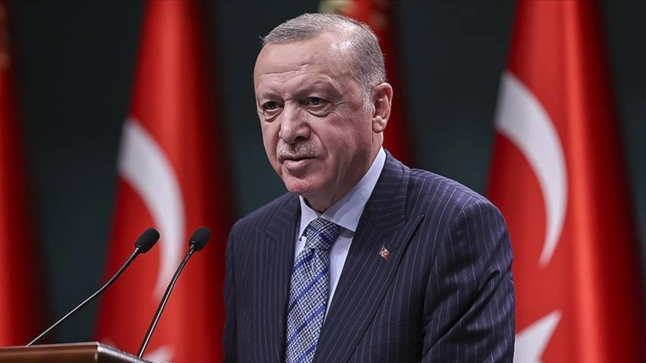 Erdoğan: Emekli maaşı alt sınırını 10 bin liraya çıkarıyoruz