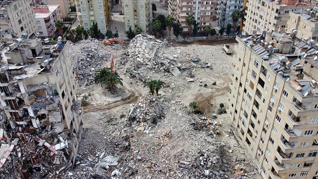 Deprem bölgesinde TOKİ konutları kuraları, 'Erdoğan'ın ziyareti' nedeniyle ertelendi