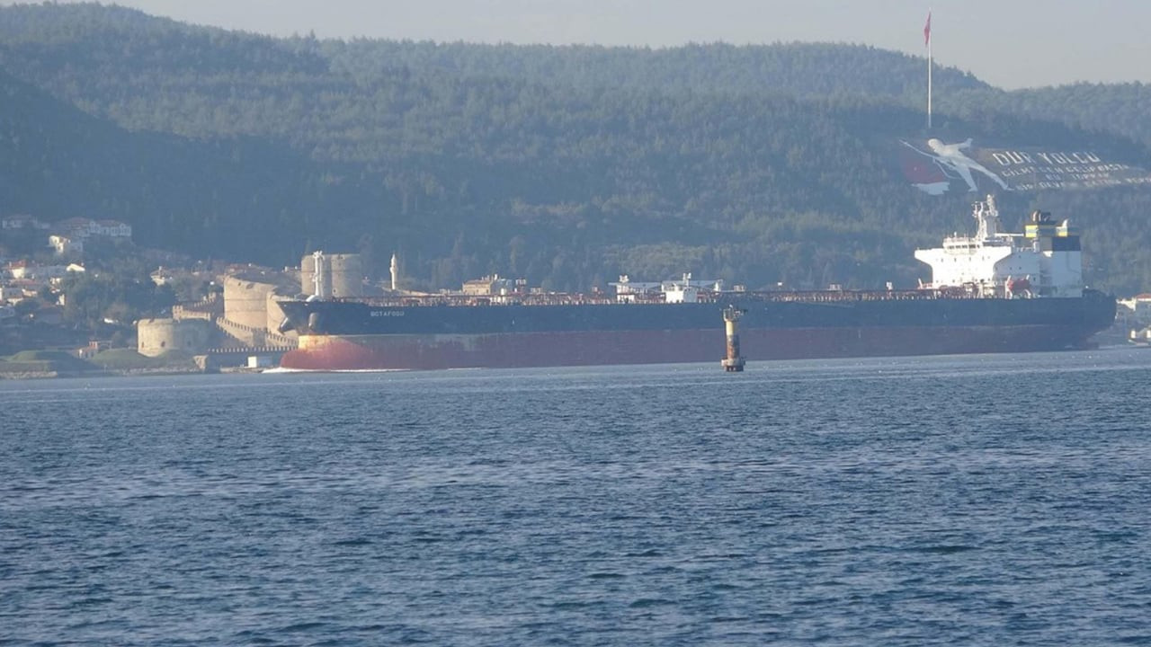 Bozcaada ve Gökçeada'da feribot seferleri iptal edildi