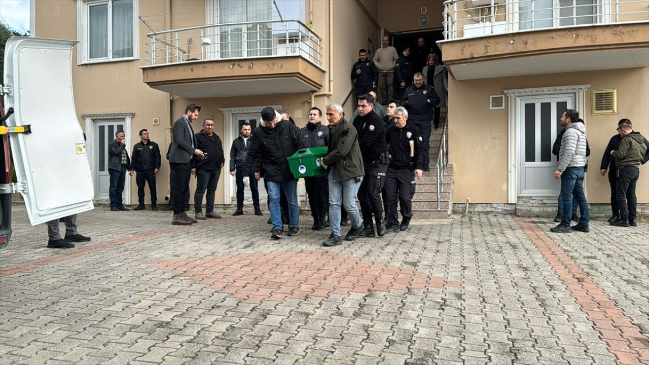 Komiser, eşini ve kızını öldürüp intihar etti