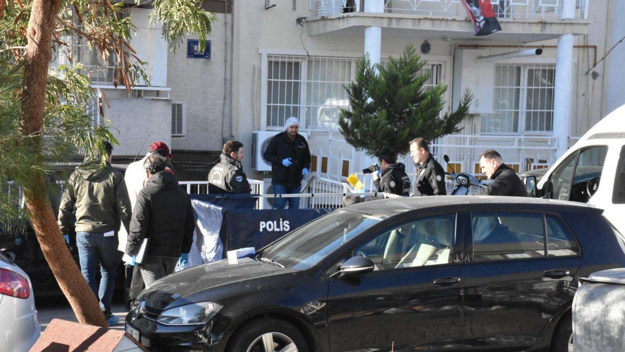 İzmir'de öğretim üyesi ailesini katletti: Üzerinden 4 tabanca çıktı
