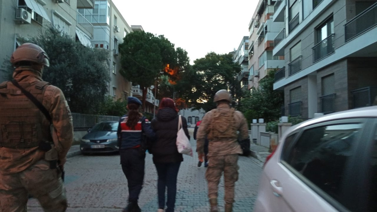 İzmir'de ESP ve TÖP üyelerine yönelik operasyon: Beş gözaltı