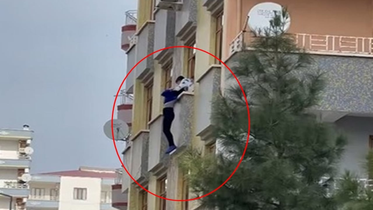 Diyarbakır'da ikinci kattan atlamak isteyen kadını son anda tuttular