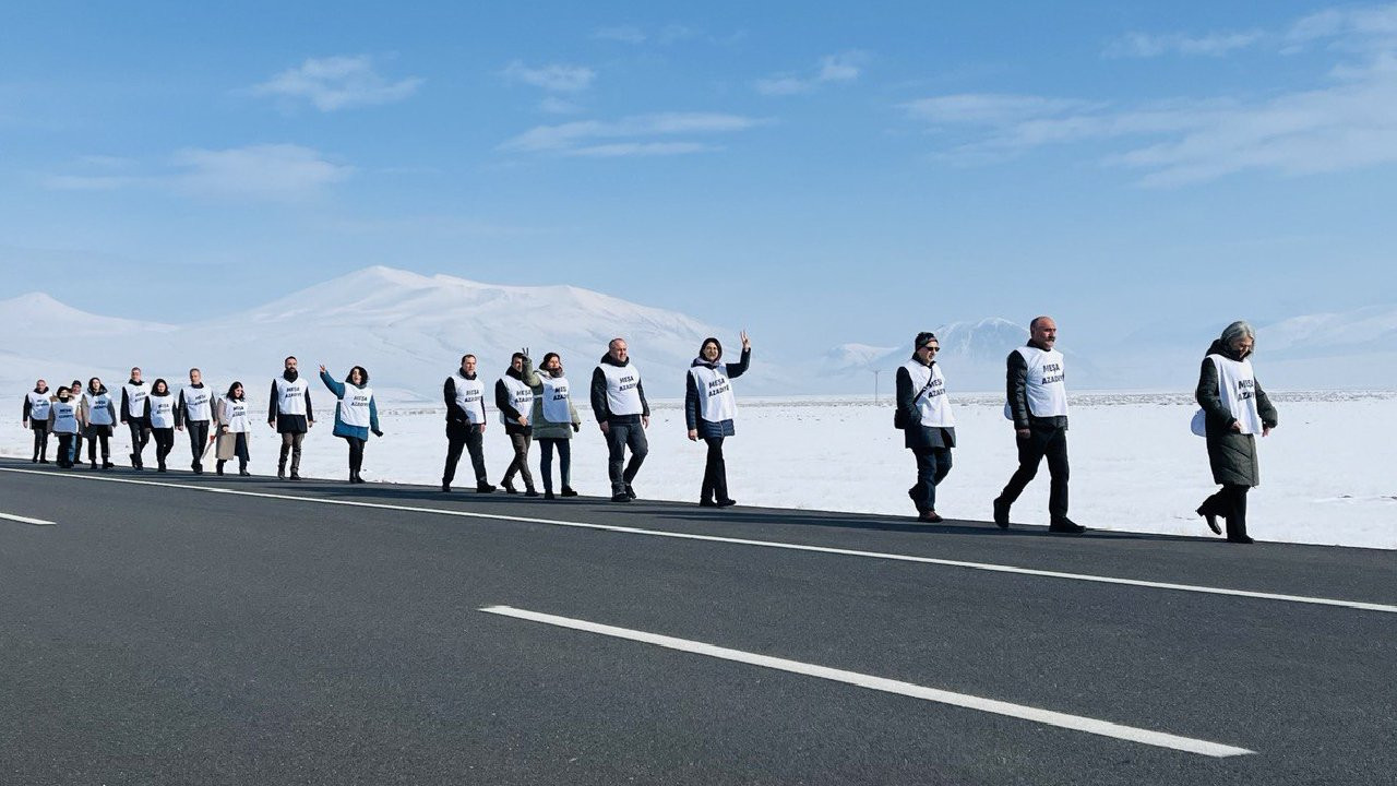 'Büyük Özgürlük Yürüyüşü' üçüncü gününde: Van kolu Hakkari'ye vardı, Kars kolu Doğubayazıt'a ulaştı