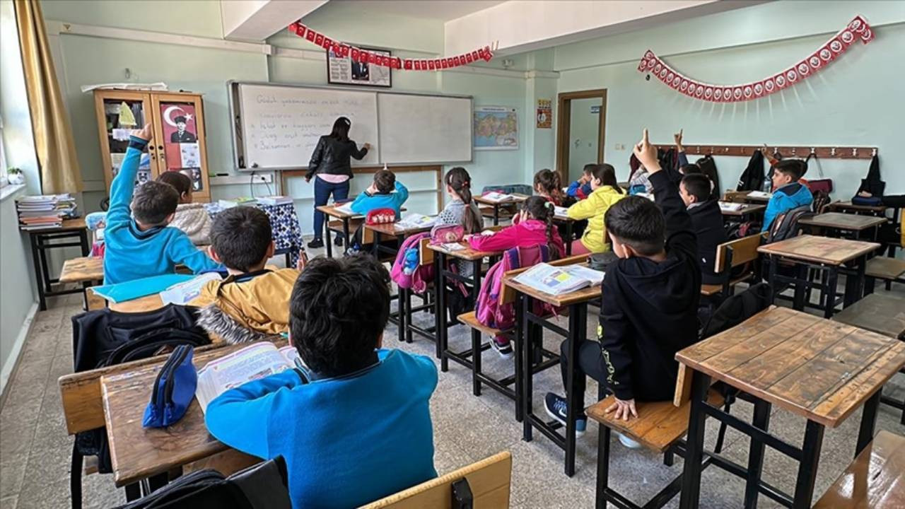 Hatay'da eğitime bir gün ara verildi