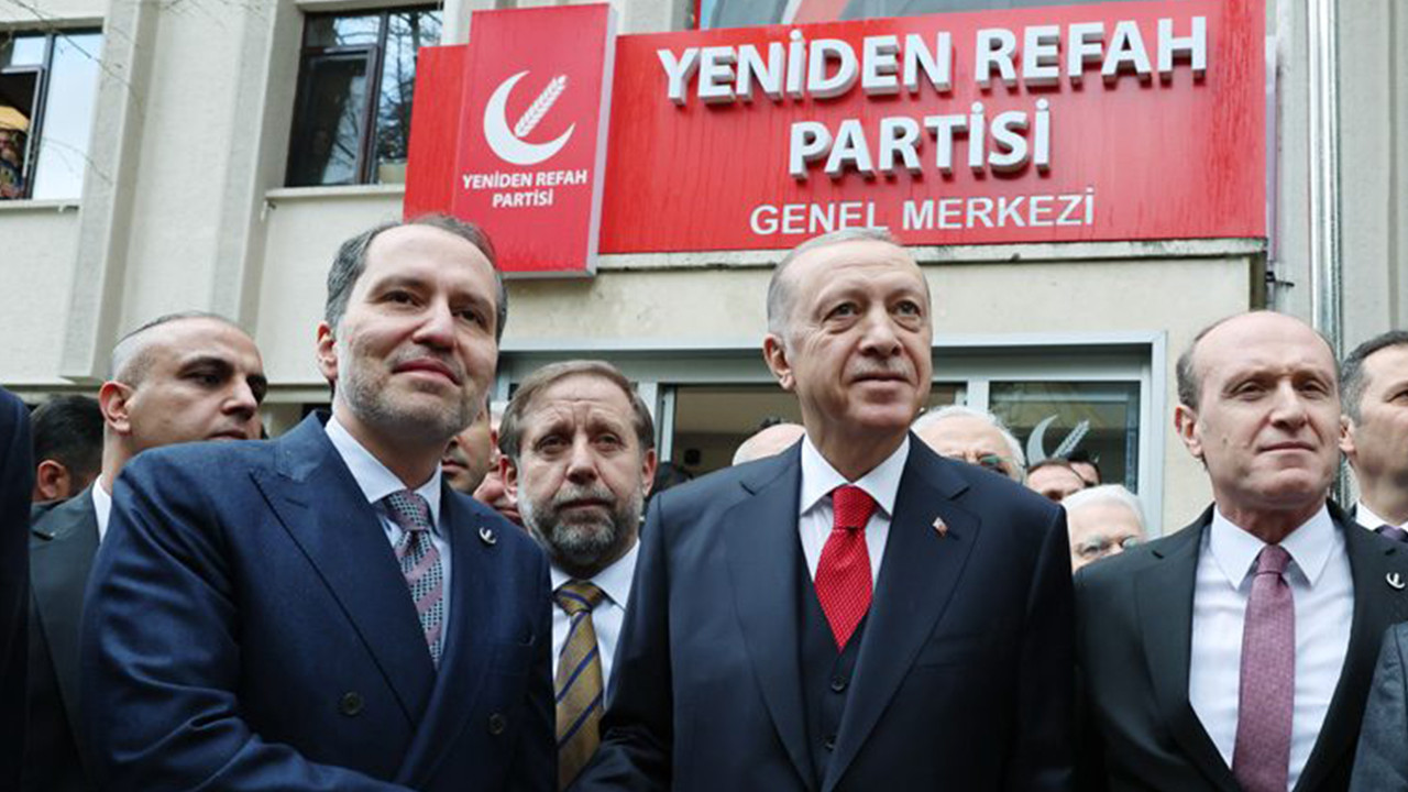 AKP ve Yeniden Refah sosyal medyadan atıştı: 'Tunç Soyer bunlardan aday olabilirsin'