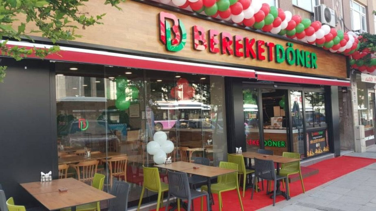 Çiğ köfteci Komagene, Bereket Döner'i aldı