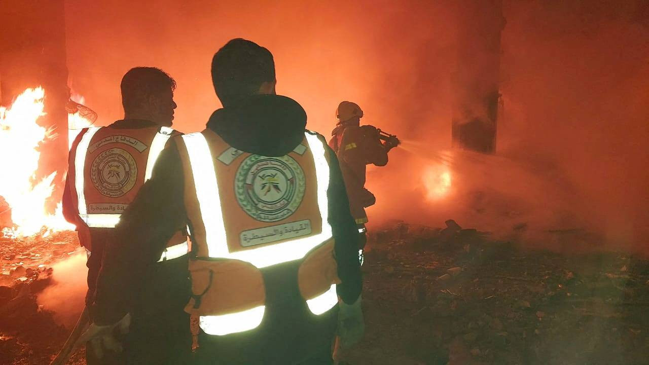 Refah bombardımanıyla onlarca sivili öldüren İsrail, Filistinlileri son sığınaklarından sürmeye BM'nin yardım etmesini istedi