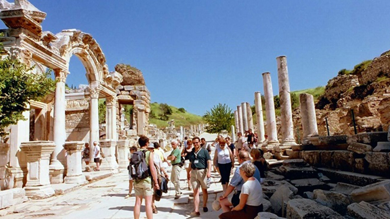 Rehberlerden yeni kanun teklifine tepki: Kalifiye rehberler işsiz kalacak