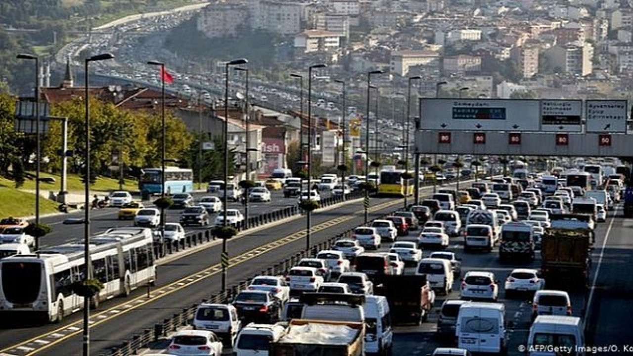 Buğra Gökçe'den Kurum'un İstanbul trafiği iddiasına yanıt: Önce doğru bilgi