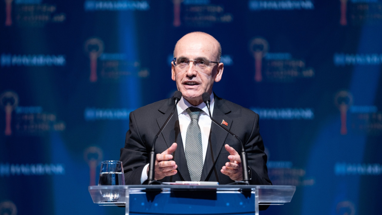 Mehmet Şimşek'ten dolar, enflasyon ve vergilere dair açıklama