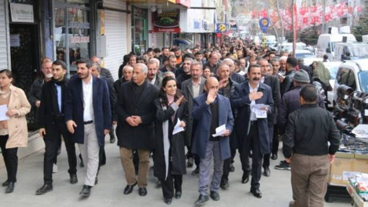 Hakkari'de Newroz'a çağrı yürüyüşü