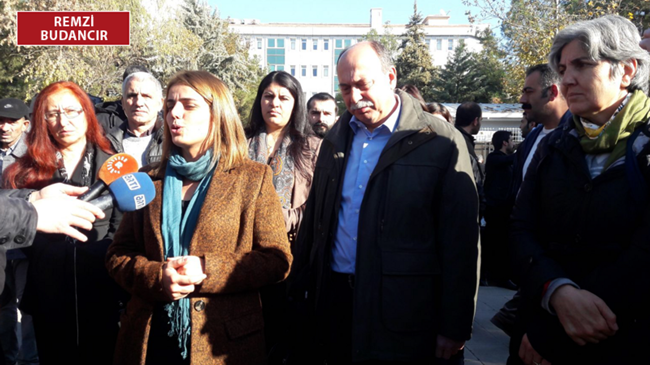 Mahkeme Başkanı: Çıkın yoksa polis çağırırım