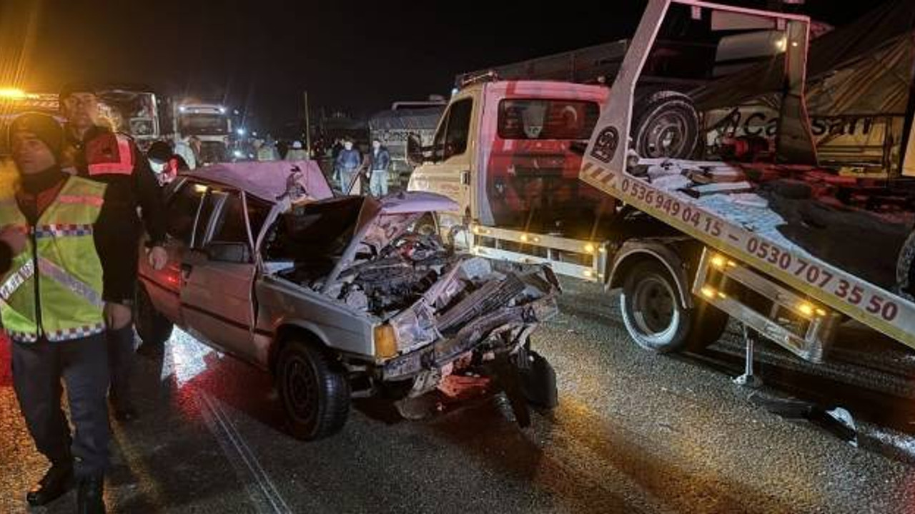 Nevşehir'de zincirleme kaza: 14 araç karıştı, yedi yaralı var