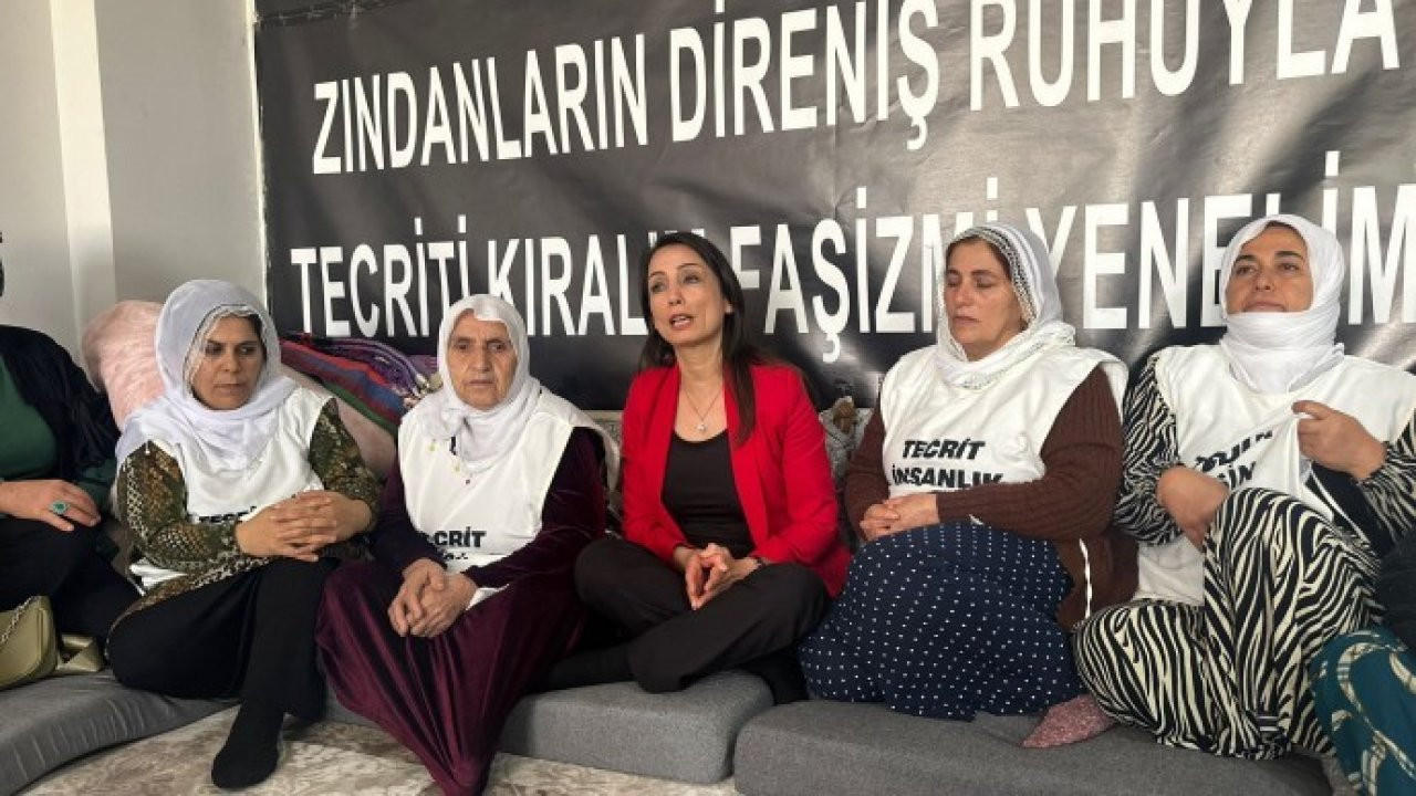 Hatimoğulları 'Adalet Nöbeti'nde konuştu: İktidar, barış çağrılarına savaş zirveleri ile yanıt veriyor