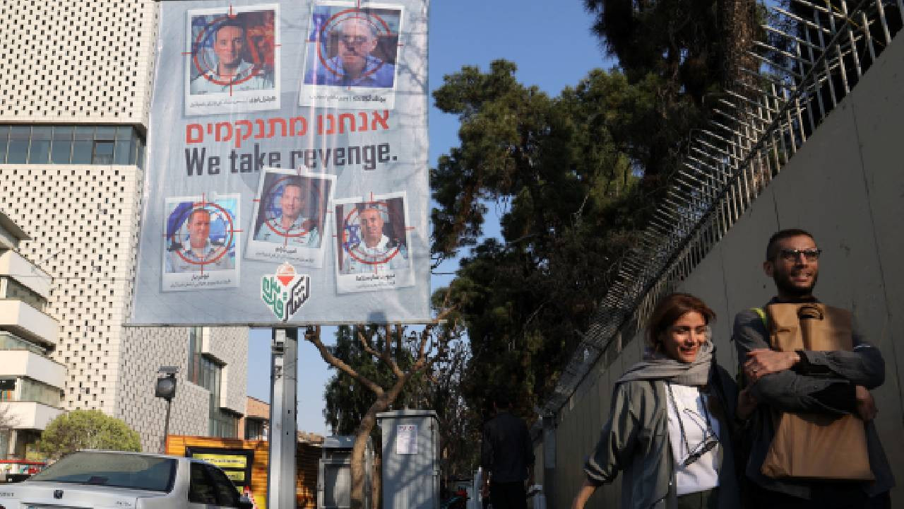 İran'ın Şam Büyükelçiliği yerleşkesine saldırı: Hamaney 'İsrail'i pişman edeceğiz' dedi