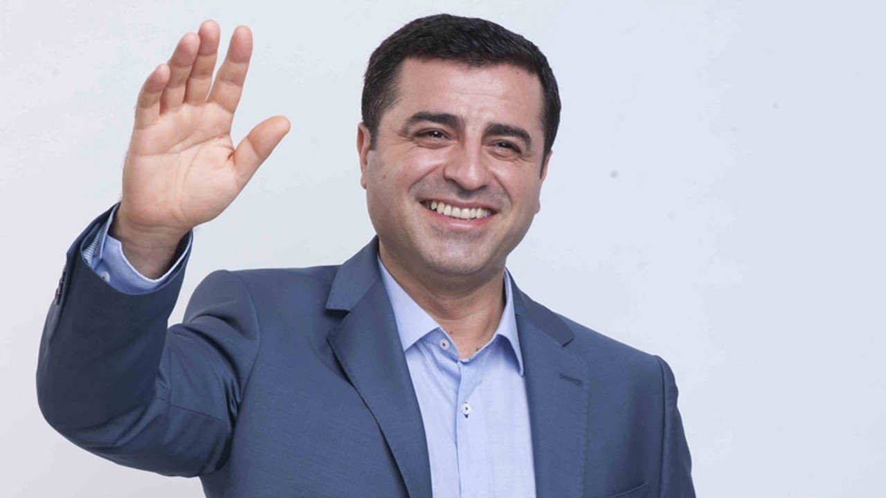 Demirtaş'tan Gülmen ve Özakça için türkü