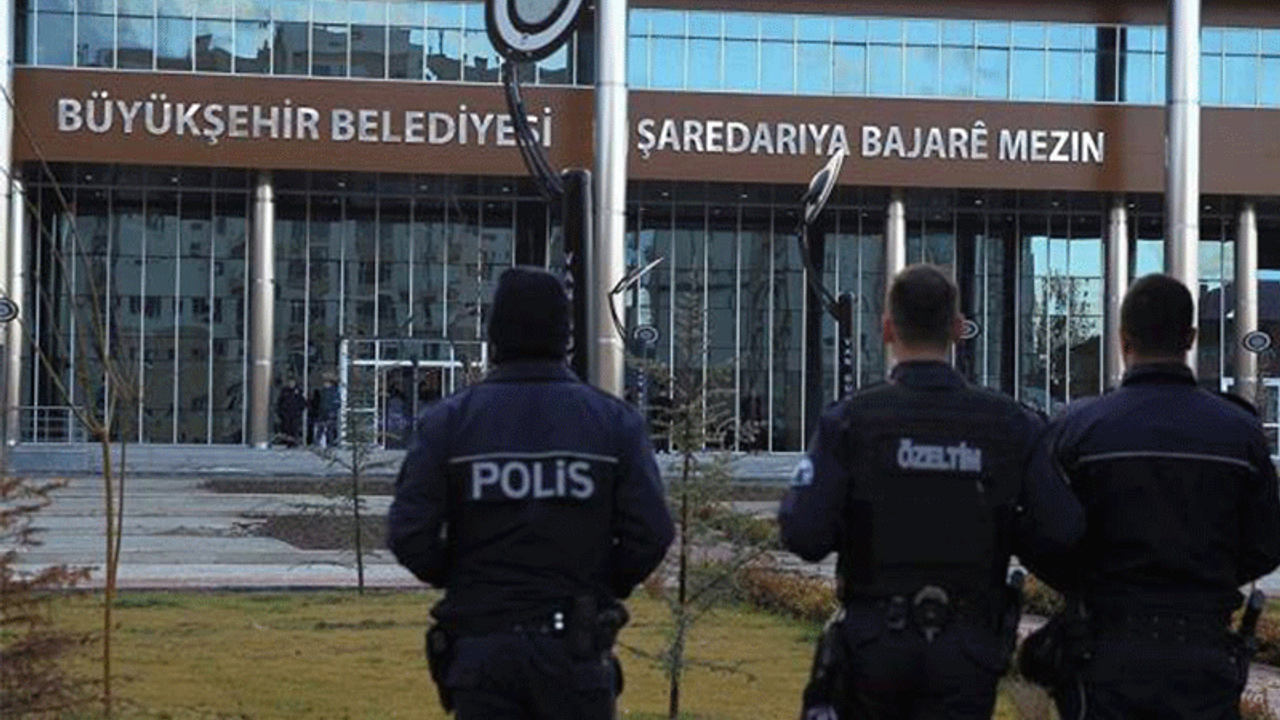 Van Büyükşehir Belediyesi'nden 185 kişi atıldı